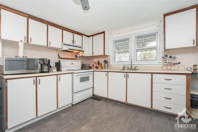 4490 Anderson Road, Condo with 2 bedrooms, 1 bathrooms and 2 parking in Ottawa ON | Image 6