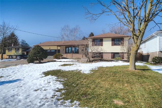 73 Lois Avenue, House detached with 3 bedrooms, 2 bathrooms and 8 parking in Central Elgin ON | Image 1