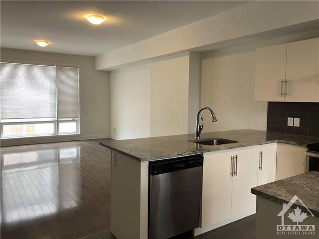 608 Terravita Private, Townhouse with 3 bedrooms, 4 bathrooms and 2 parking in Ottawa ON | Image 3