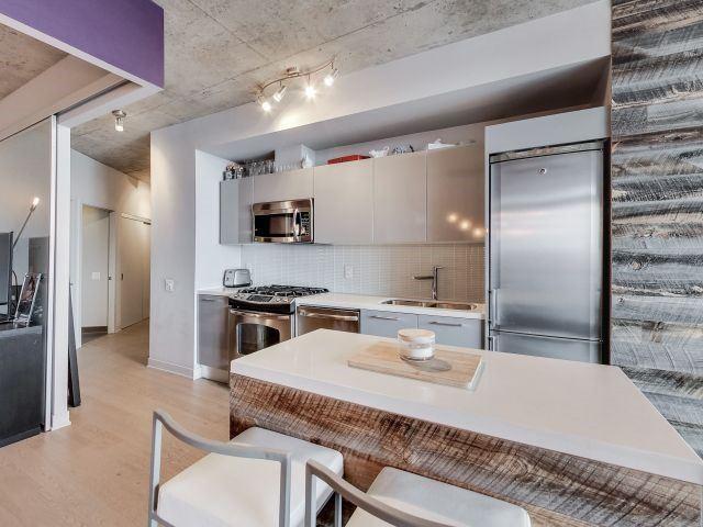 810 - 319 Carlaw Ave, Condo with 2 bedrooms, 2 bathrooms and 1 parking in Toronto ON | Image 7