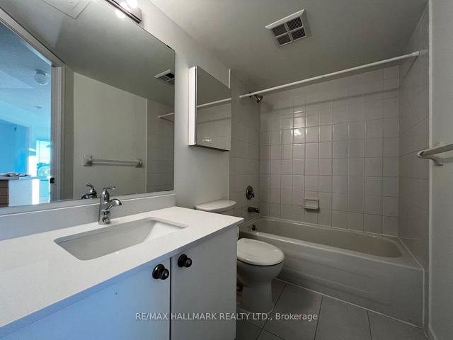 604 - 140 Bathurst St, Condo with 2 bedrooms, 1 bathrooms and 1 parking in Toronto ON | Image 9