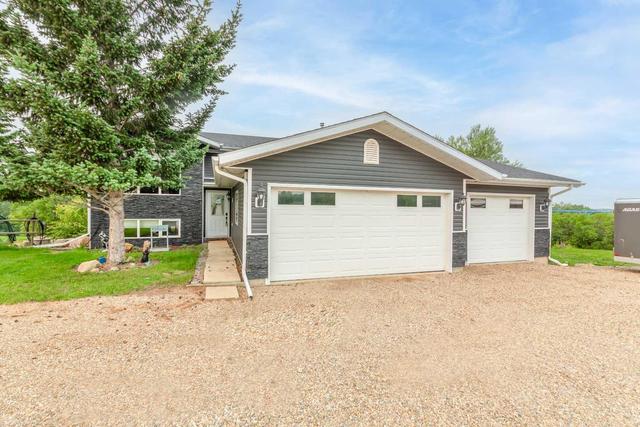 9 Cherry Lane, House detached with 4 bedrooms, 3 bathrooms and null parking in Vermilion River County AB | Image 2