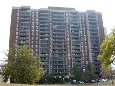 1004 - 21 Knightsbridge Rd, Condo with 2 bedrooms, 1 bathrooms and 189 parking in Brampton ON | Image 1