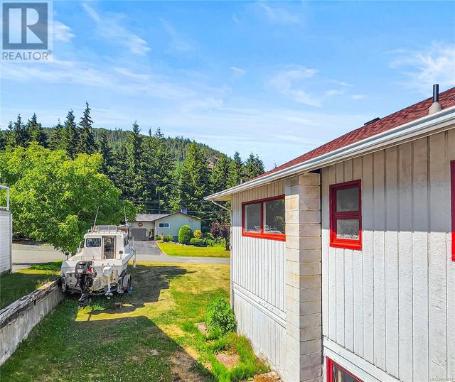 120 Seaview St, House detached with 3 bedrooms, 2 bathrooms and 4 parking in Sayward BC | Image 19