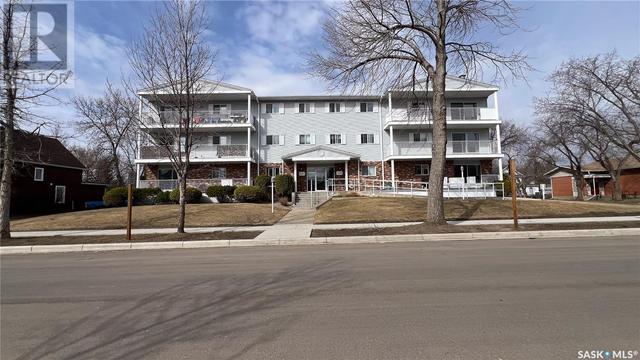 11 - 1391 98th Street, Condo with 2 bedrooms, 2 bathrooms and null parking in North Battleford CY SK | Image 1