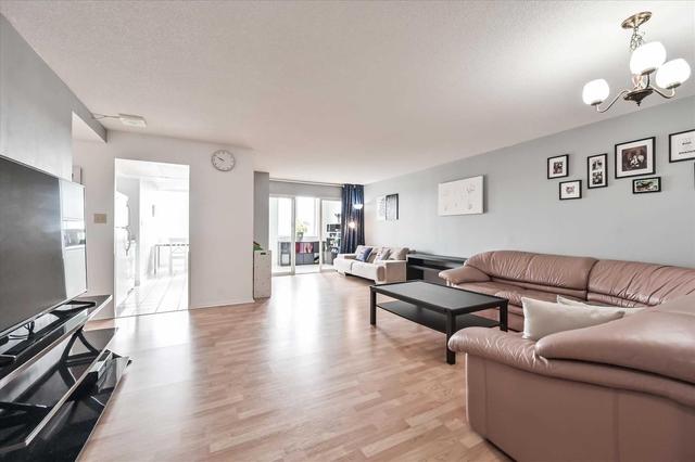 1013 - 80 Alton Towers Circ, Condo with 2 bedrooms, 2 bathrooms and 1 parking in Toronto ON | Image 2