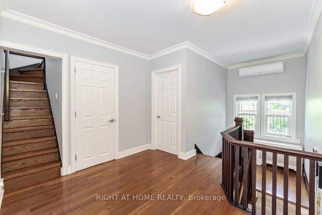 10 Scott St, House detached with 4 bedrooms, 3 bathrooms and 3 parking in Brampton ON | Image 6