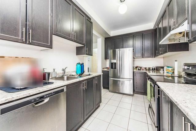 55 Yardley Cres, House semidetached with 4 bedrooms, 3 bathrooms and 3 parking in Brampton ON | Image 7
