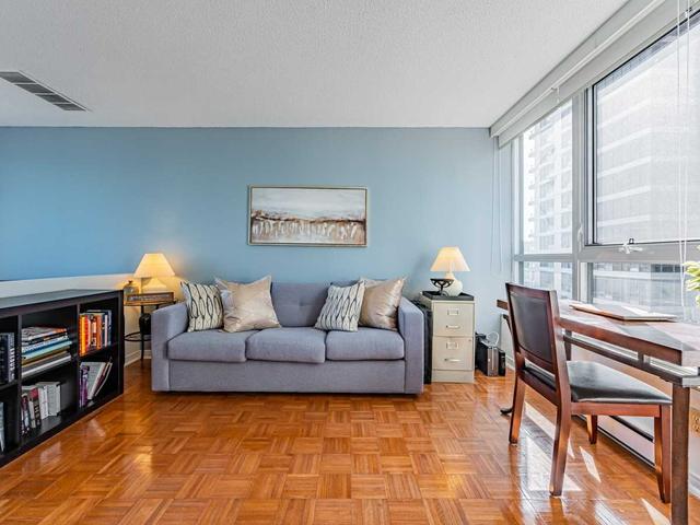 ph#5 - 360 Bloor St E, Condo with 1 bedrooms, 2 bathrooms and 1 parking in Toronto ON | Image 11