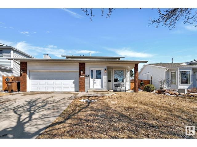 26 Durand Pl, House detached with 4 bedrooms, 2 bathrooms and 4 parking in St. Albert AB | Image 2