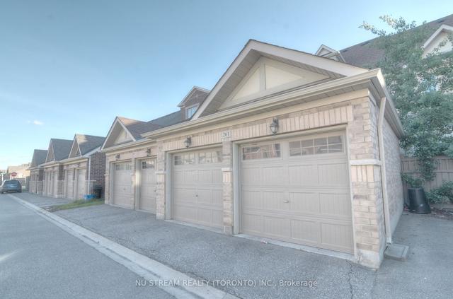 261 Barons St, House attached with 3 bedrooms, 3 bathrooms and 3 parking in Vaughan ON | Image 10