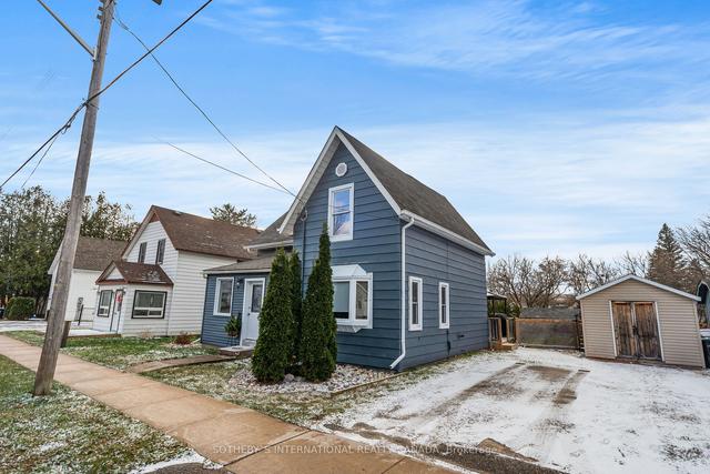 54 Fox St, House detached with 2 bedrooms, 2 bathrooms and 4 parking in Penetanguishene ON | Image 12