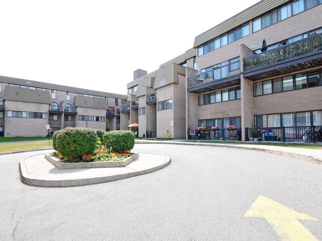290 - 2095 Roche Crt, Townhouse with 3 bedrooms, 2 bathrooms and 1 parking in Mississauga ON | Image 1
