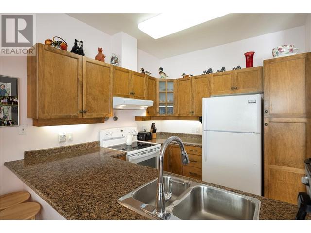 3805 - 30 Avenue Unit# 402, Condo with 2 bedrooms, 2 bathrooms and 1 parking in Vernon BC | Image 11
