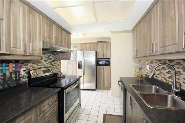 1802 - 30 Malta Ave, Condo with 3 bedrooms, 2 bathrooms and 1 parking in Brampton ON | Image 5