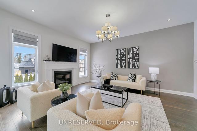 19 Painted Pony Tr, House detached with 4 bedrooms, 4 bathrooms and 9 parking in Vaughan ON | Image 6