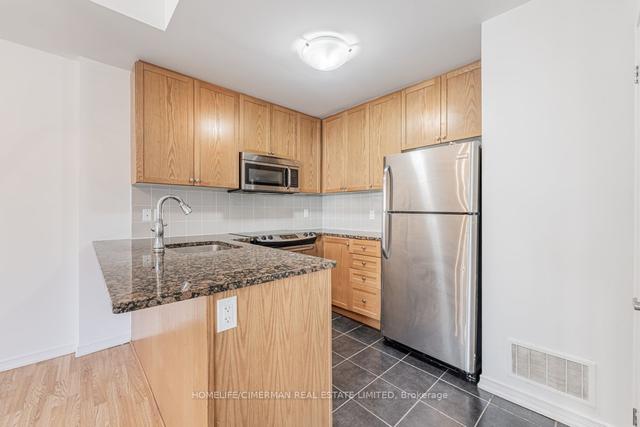 th3 - 21 Coneflower Cres, Townhouse with 3 bedrooms, 3 bathrooms and 2 parking in Toronto ON | Image 7