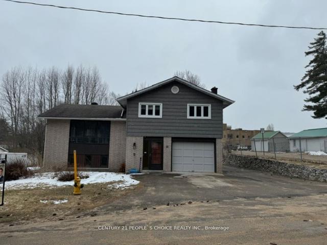 15 Easton Ave, House detached with 3 bedrooms, 2 bathrooms and 6 parking in Bancroft ON | Image 12