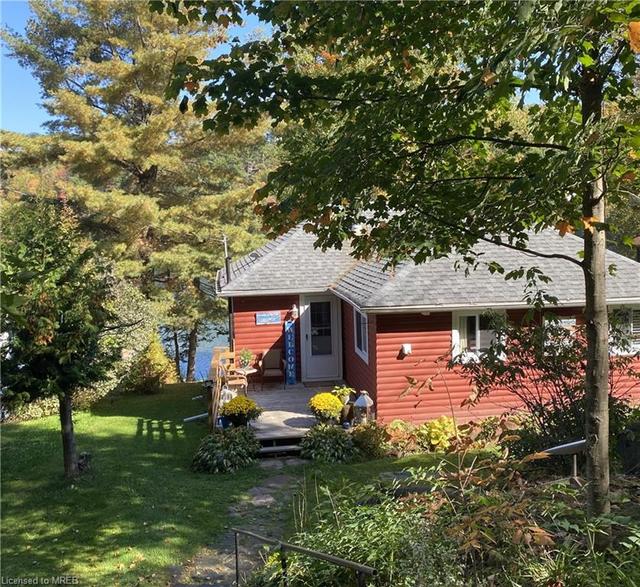 1021 Lakeview Road Road, House detached with 3 bedrooms, 1 bathrooms and 4 parking in Muskoka Lakes ON | Image 1