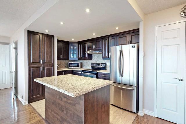 sp03 - 3700 Kaneff Cres, Condo with 2 bedrooms, 2 bathrooms and 2 parking in Mississauga ON | Image 5