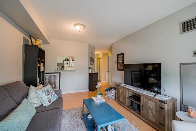 1003 - 711 Rossland Rd E, Condo with 1 bedrooms, 1 bathrooms and 1 parking in Whitby ON | Image 9