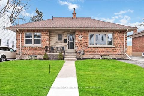 37 High St, House detached with 3 bedrooms, 2 bathrooms and 5 parking in Brantford ON | Card Image