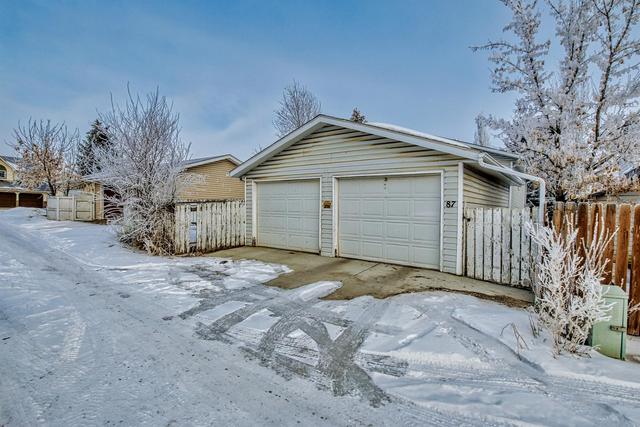 87 Castle Crescent, House detached with 4 bedrooms, 3 bathrooms and 2 parking in Red Deer AB | Image 33