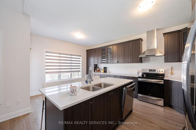 63 Jazzberry Rd, Townhouse with 2 bedrooms, 3 bathrooms and 3 parking in Brampton ON | Image 8