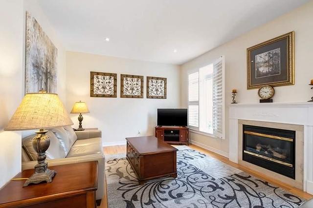 20 Dylan St, House detached with 3 bedrooms, 4 bathrooms and 6 parking in Vaughan ON | Image 6