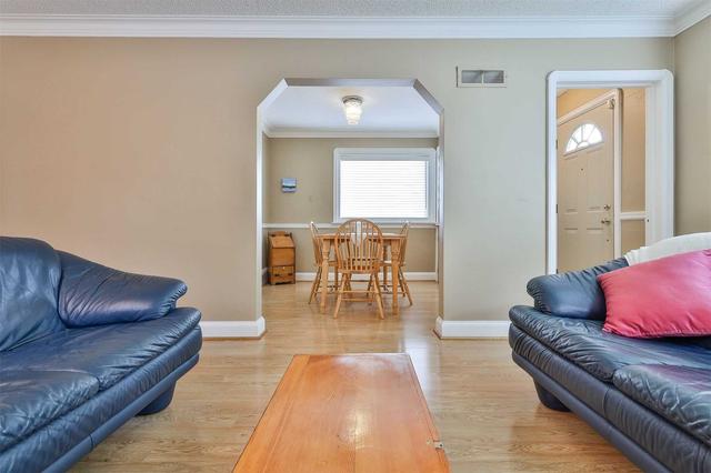 594 Broadway Ave, House detached with 2 bedrooms, 1 bathrooms and 2 parking in Toronto ON | Image 8