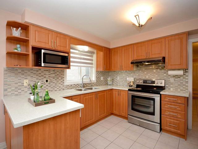 50 Octillo Blvd, House detached with 4 bedrooms, 3 bathrooms and 6 parking in Brampton ON | Image 9