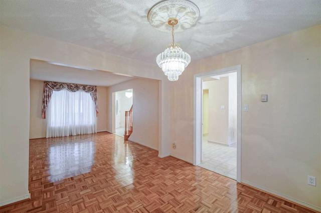 80 Croteau Cres, House detached with 3 bedrooms, 4 bathrooms and 4 parking in Vaughan ON | Image 5