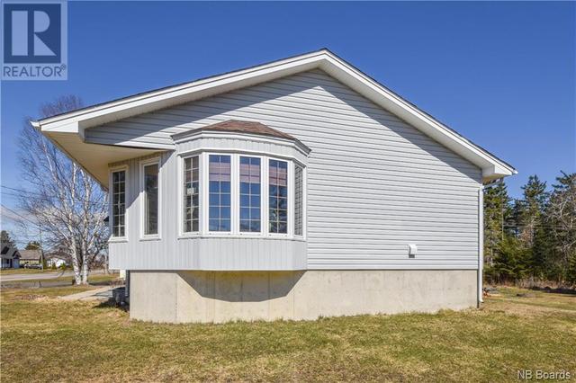 4350 Principale Street, House detached with 2 bedrooms, 2 bathrooms and null parking in Tracadie NB | Image 6