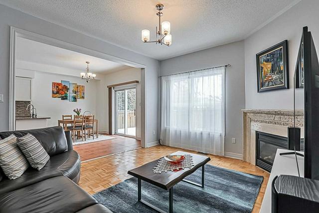 120 Manorheights St, House detached with 4 bedrooms, 3 bathrooms and 6 parking in Richmond Hill ON | Image 6