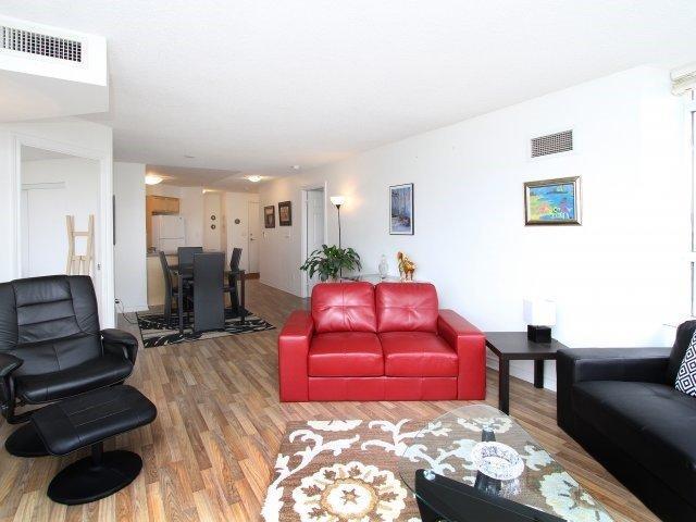 820 - 3888 Duke Of York Blvd, Condo with 2 bedrooms, 2 bathrooms and 1 parking in Mississauga ON | Image 11