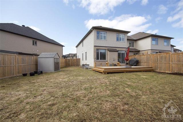 548 Stargazer Crescent, Townhouse with 3 bedrooms, 3 bathrooms and 3 parking in Ottawa ON | Image 3
