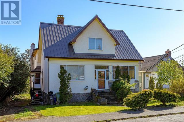 1379 Vista Hts, House detached with 7 bedrooms, 2 bathrooms and 2 parking in Victoria BC | Image 1