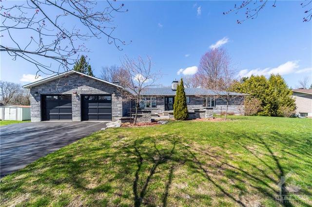 2127 Kingsley Street, House detached with 4 bedrooms, 3 bathrooms and 10 parking in Clarence Rockland ON | Image 1
