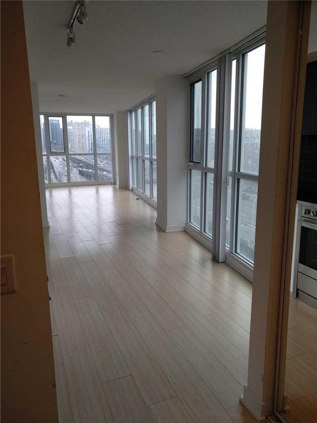 1007 - 75 Queens Wharf Rd, Condo with 1 bedrooms, 1 bathrooms and null parking in Toronto ON | Image 5