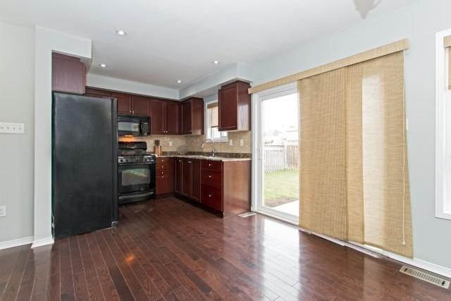 104 Powell Dr, House detached with 3 bedrooms, 3 bathrooms and 1 parking in Hamilton ON | Image 6