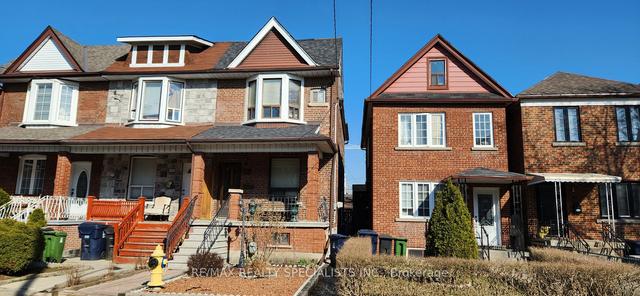 24 Millicent St, House attached with 3 bedrooms, 2 bathrooms and 2 parking in Toronto ON | Image 2