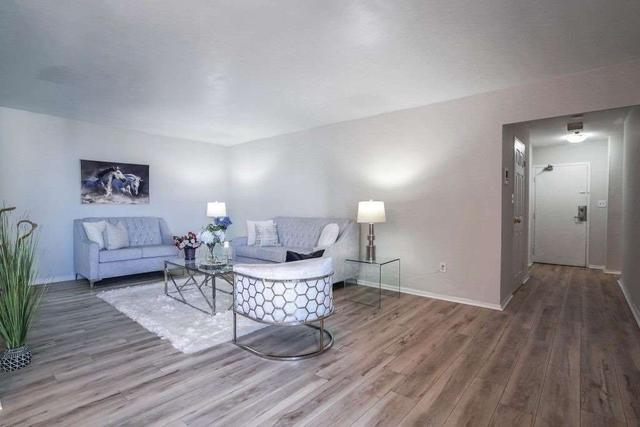 2810 - 5 Massey Sq, Condo with 2 bedrooms, 1 bathrooms and 1 parking in Toronto ON | Image 7
