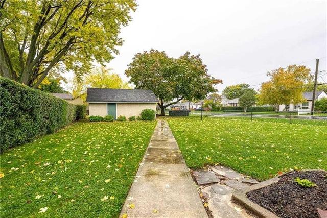 2 Dawn Rd, House detached with 3 bedrooms, 1 bathrooms and 1 parking in St. Catharines ON | Image 19