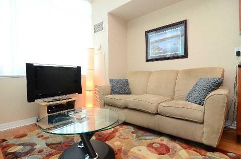 903 - 220 Burnhamthorpe Rd W, Condo with 1 bedrooms, 2 bathrooms and 1 parking in Mississauga ON | Image 5