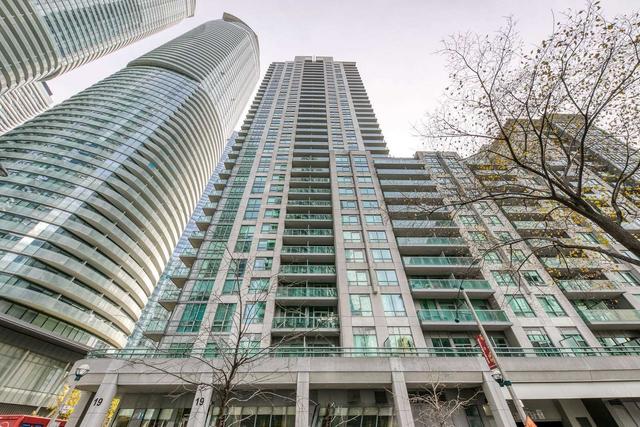 1108 - 19 Grand Trunk Cres, Condo with 1 bedrooms, 1 bathrooms and 0 parking in Toronto ON | Image 1