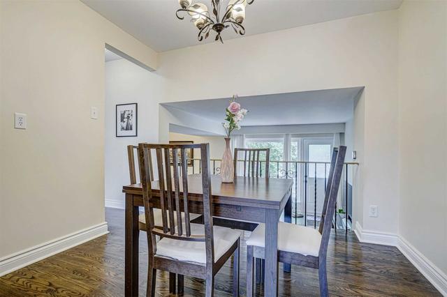 4 - 80 Castlebury Cres, Townhouse with 3 bedrooms, 2 bathrooms and 2 parking in Toronto ON | Image 2