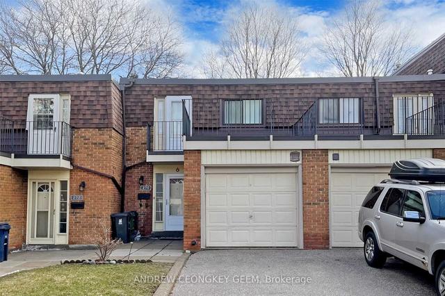 35 - 270 Sprucewood Crt, Townhouse with 3 bedrooms, 3 bathrooms and 2 parking in Toronto ON | Image 1