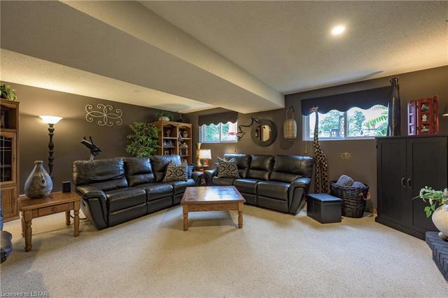 23 Huron Green, House detached with 3 bedrooms, 2 bathrooms and 3 parking in London ON | Image 22