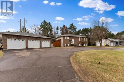 50 Jamie Crescent, House detached with 3 bedrooms, 2 bathrooms and 10 parking in Petawawa ON | Card Image