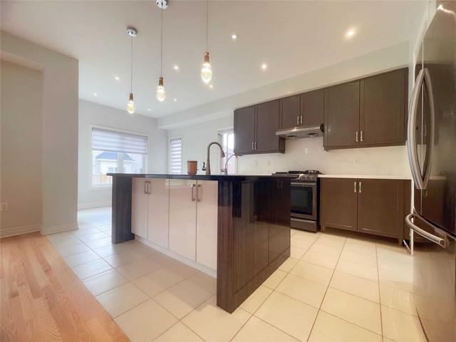 17 Foxberry Rd, House detached with 4 bedrooms, 4 bathrooms and 3 parking in East Gwillimbury ON | Image 8